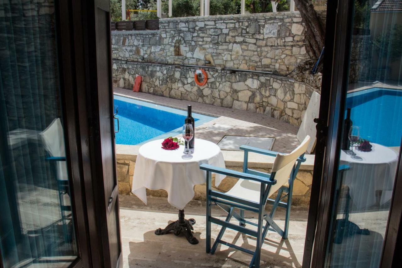 Iliopetra Aparthotel Douliana Exteriör bild